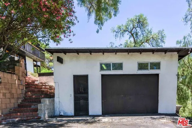 1572 Gunnison Trail, Topanga, California 90290