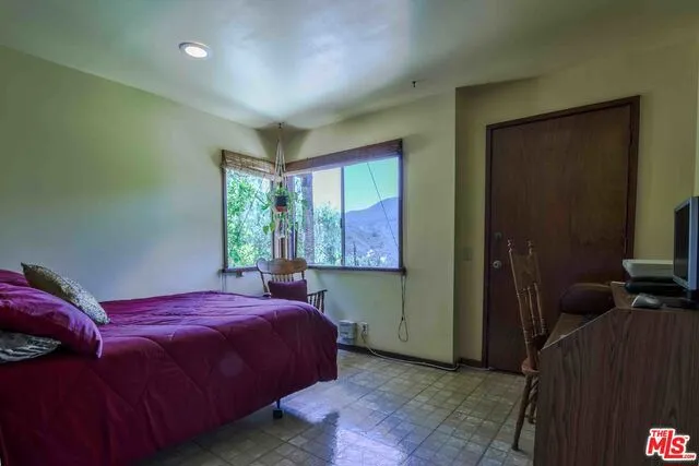 1572 Gunnison Trail, Topanga, California 90290