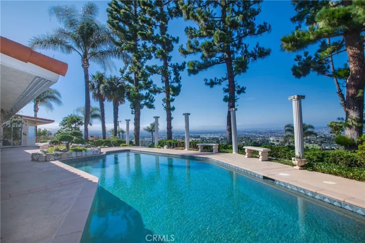 37 Headland Drive, Rancho Palos Verdes, California 90275