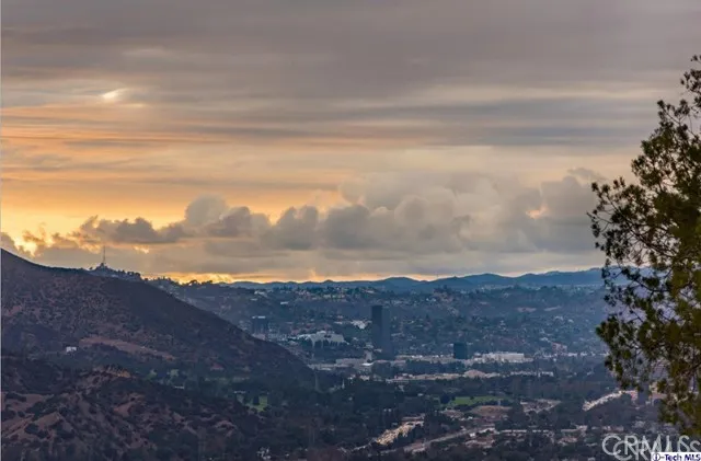 1840 Deermont Road, Glendale, California 91207