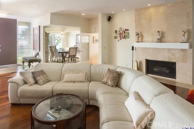 1840 Deermont Road, Glendale, California 91207