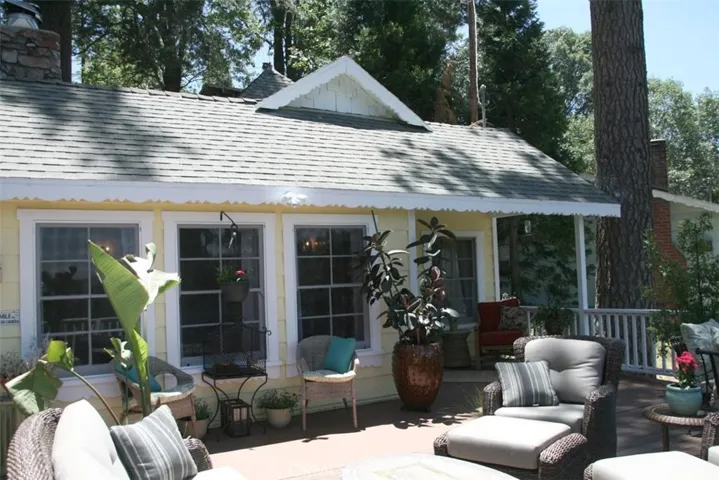24707 San Moritz Drive, Crestline, California 92325