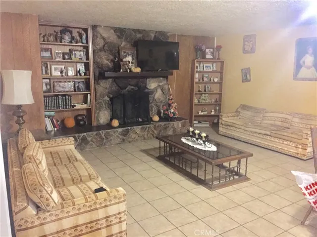 10349 Alder Avenue, Bloomington, California 92316