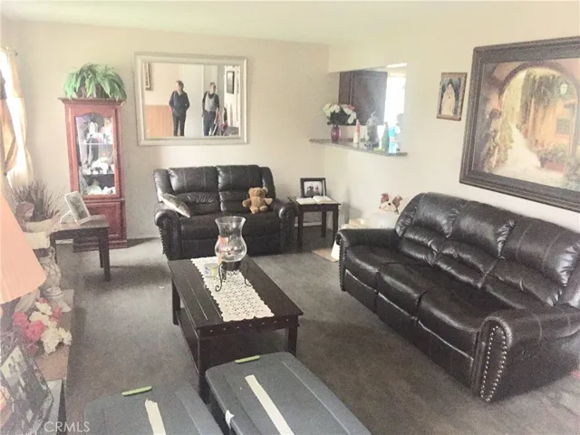 10349 Alder Avenue, Bloomington, California 92316