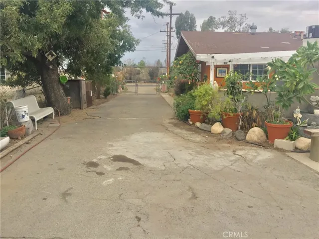 10349 Alder Avenue, Bloomington, California 92316
