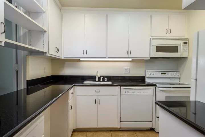 200 Elm Street 107, San Mateo, California 94401