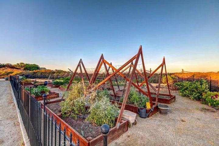 31930 Via Del Senor, Juniper Flats, California 92548