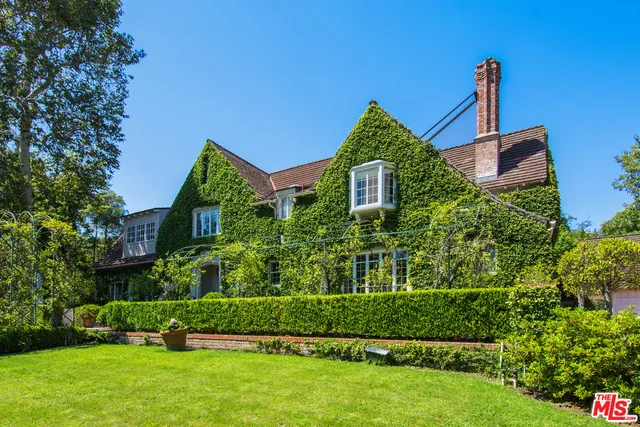 425 Parkwood Drive, Los Angeles, California 90077