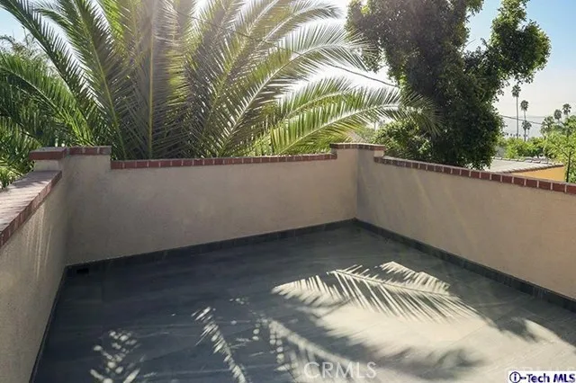 2066 Chilton Drive, Glendale, California 91201