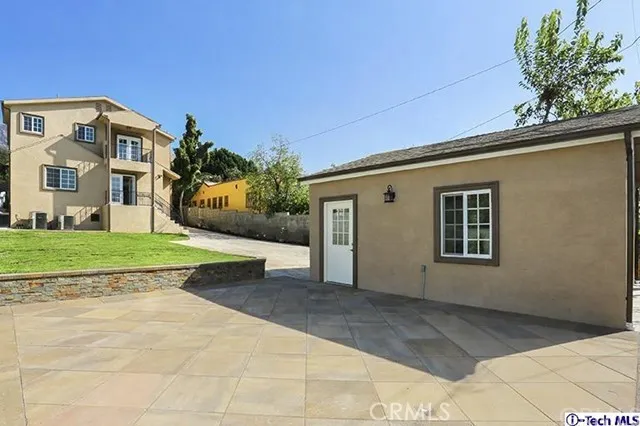 2066 Chilton Drive, Glendale, California 91201