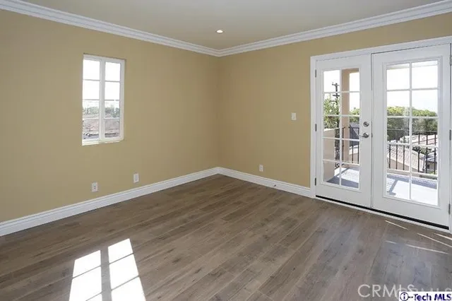 2066 Chilton Drive, Glendale, California 91201
