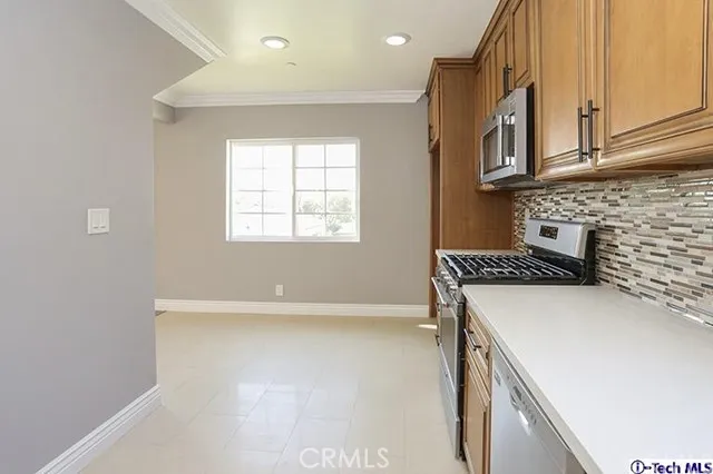 2066 Chilton Drive, Glendale, California 91201