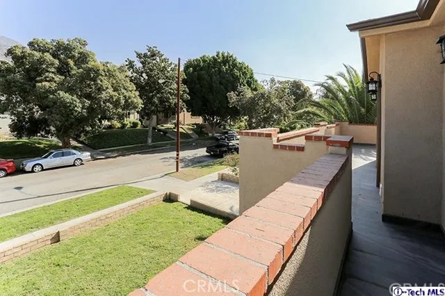 2066 Chilton Drive, Glendale, California 91201