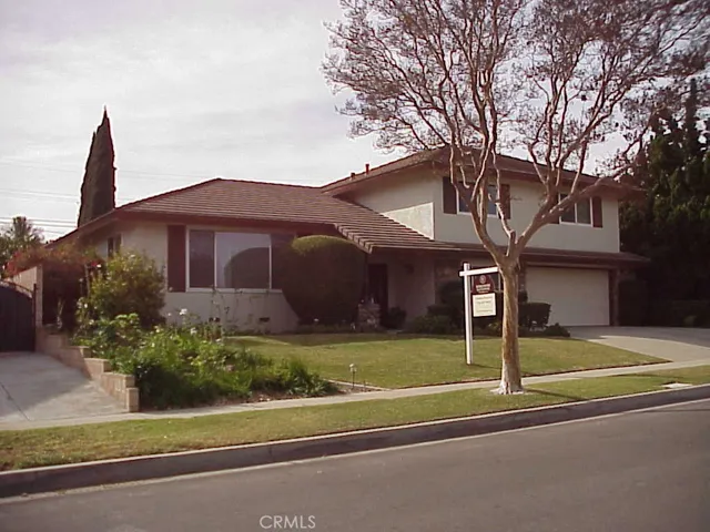 Beautiful Tri-Level Home in Hacienda Heights