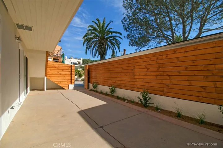 303 Marguerite Avenue B, Corona Del Mar, California 92625