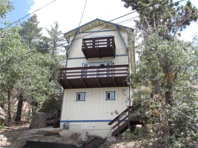 33385 Carlock (aka: Garlock) Drive, Running Springs, California 92382