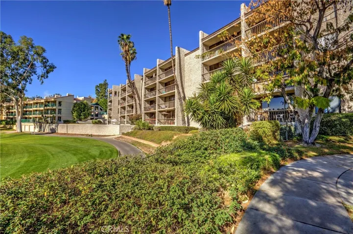 5555 Canyon Crest Drive 3e, Riverside, California 92507