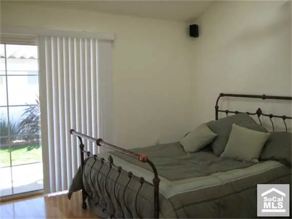 Bedroom w/ Slider