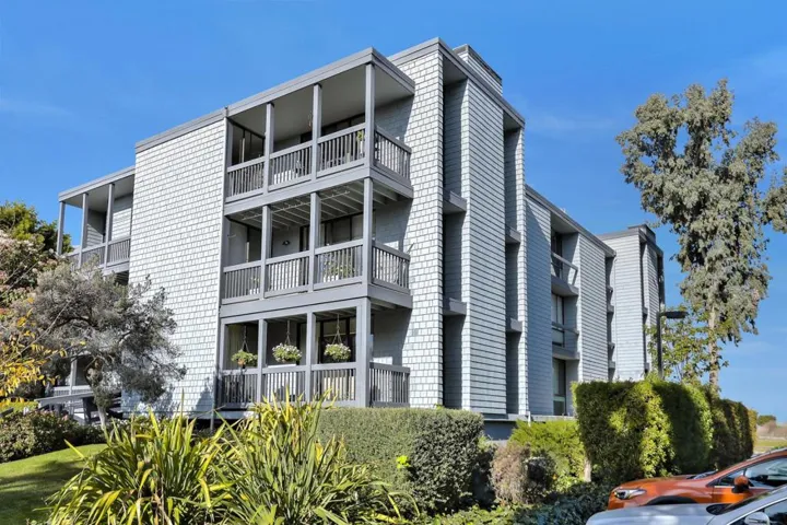 615 Port Drive 207, San Mateo, California 94404