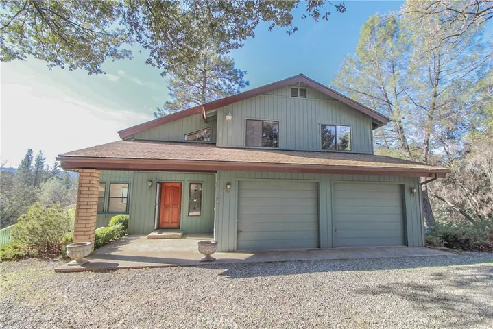 39295 Fair Oaks Drive, Oakhurst, California 93644