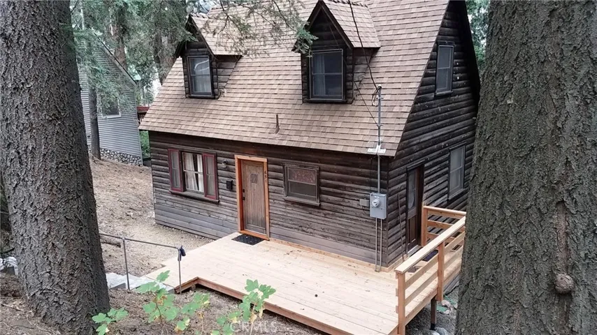 651 W Victoria Court, Lake Arrowhead, California 92352
