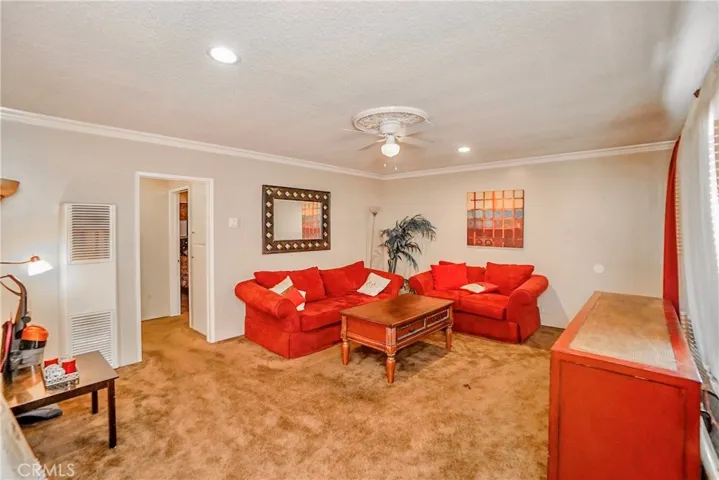 1331 E 7th Street 9, Long Beach, California 90813