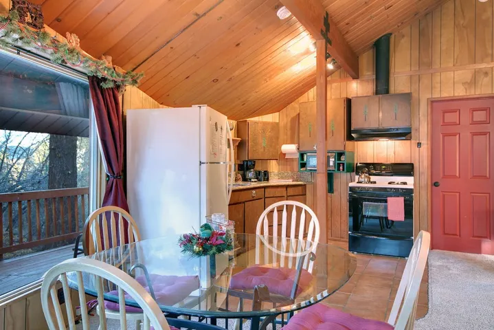 726 Villa Grove Avenue, Big Bear, California 92314