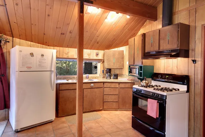 726 Villa Grove Avenue, Big Bear, California 92314