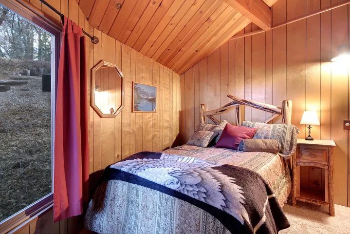 726 Villa Grove Avenue, Big Bear, California 92314