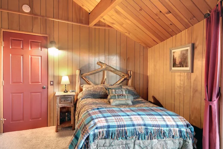 726 Villa Grove Avenue, Big Bear, California 92314