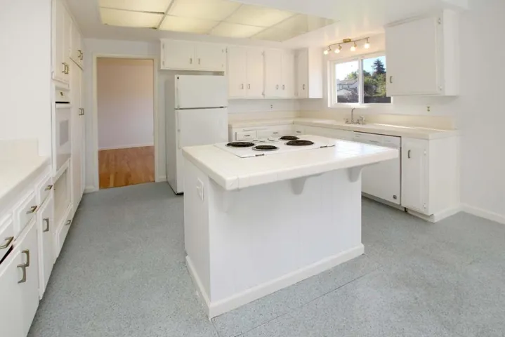 22390 Ortega Drive, Salinas, California 93908