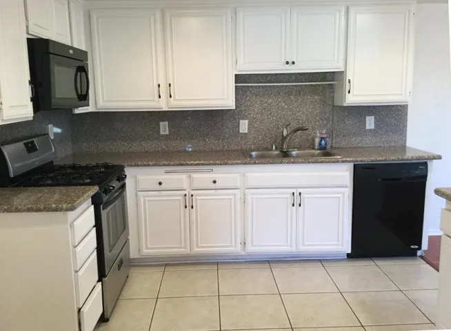 Kitchen 1