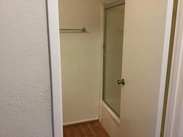 upstairs bath 2