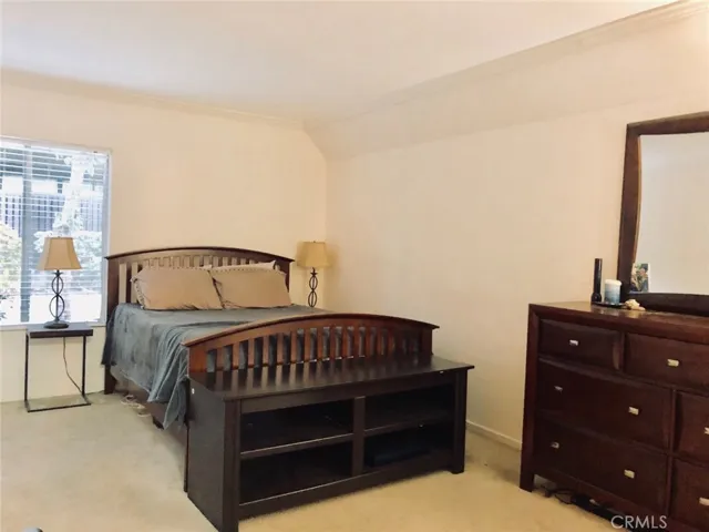 very spacious master bedroom, BRIGHT & ROOMY with Crown Moulding