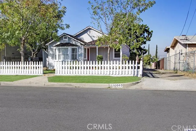 10563 Irma Avenue, Tujunga, California 91042