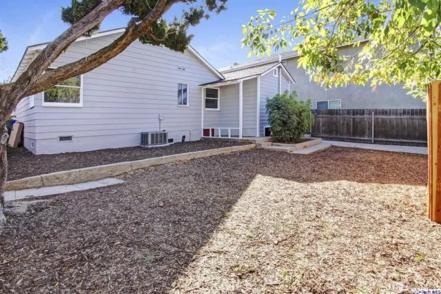 10563 Irma Avenue, Tujunga, California 91042