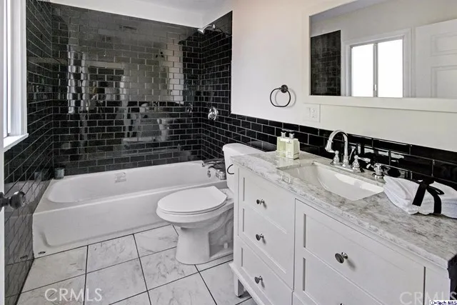 10563 Irma Avenue, Tujunga, California 91042