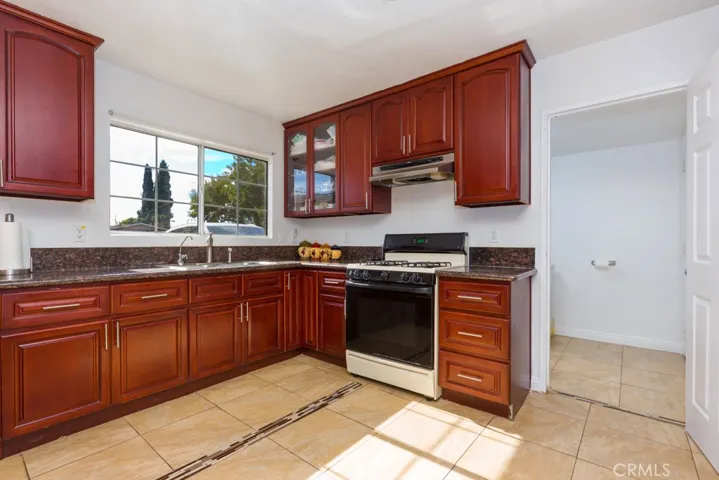 7401 El Tomaso Way, Buena Park, California 90620