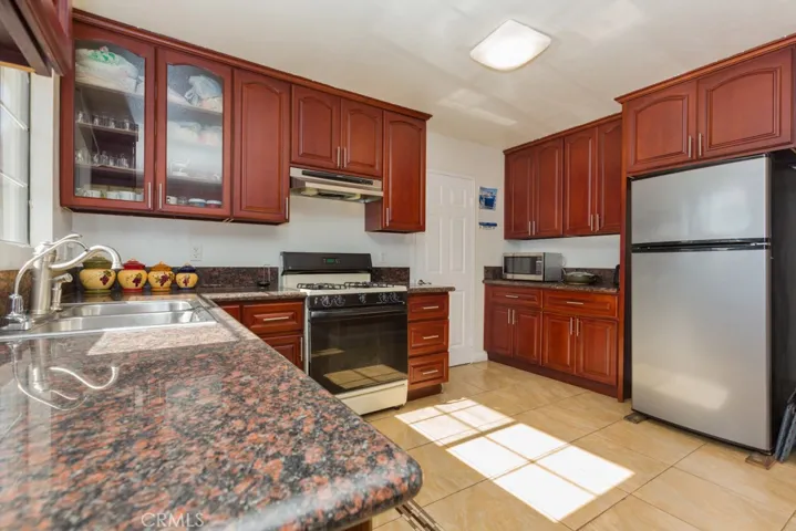 7401 El Tomaso Way, Buena Park, California 90620