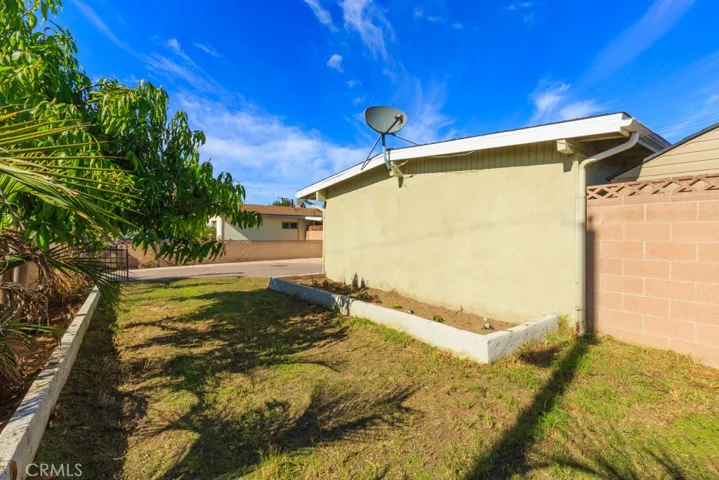 7401 El Tomaso Way, Buena Park, California 90620