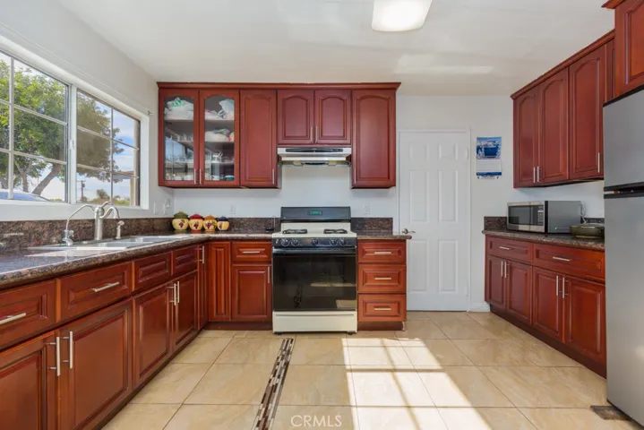 7401 El Tomaso Way, Buena Park, California 90620