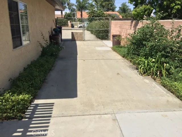 15787 Rose Avenue, Fontana, California 92337