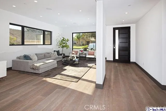 914 E Valencia Avenue, Burbank, California 91501