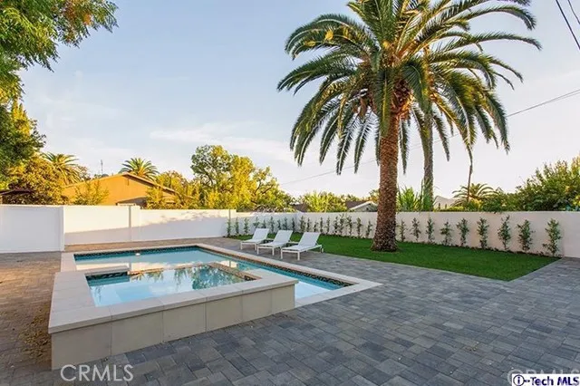 914 E Valencia Avenue, Burbank, California 91501