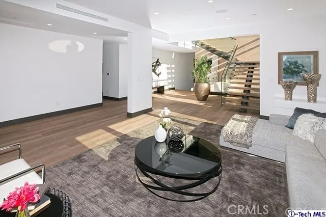 914 E Valencia Avenue, Burbank, California 91501