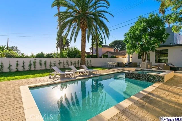 914 E Valencia Avenue, Burbank, California 91501