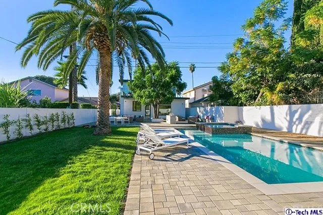 914 E Valencia Avenue, Burbank, California 91501