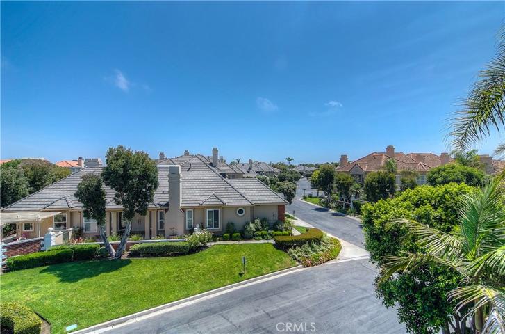 19446 Mountainview Lane, Huntington Beach, California 92648