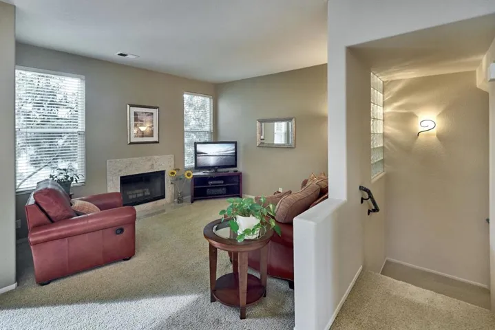 425 Navaro Way 118, San Jose, California 95134