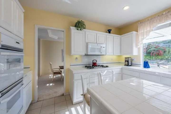 64 mollison kitchen 2